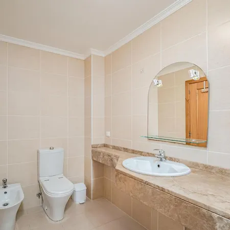 Apartment One-bedroom Near Reis Magos *